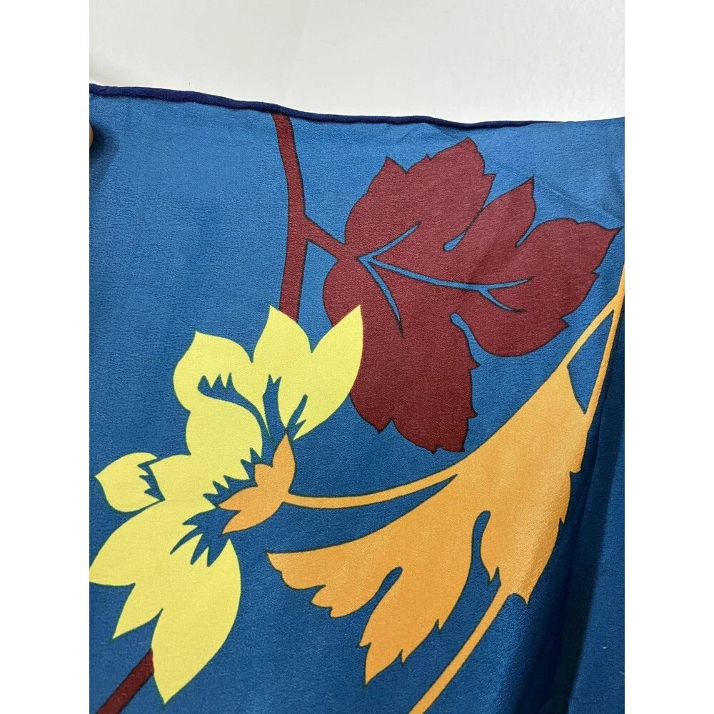 100% Silk Vintage Casca For Magid Scarf One Size Blue Floral 34x34 Square Print